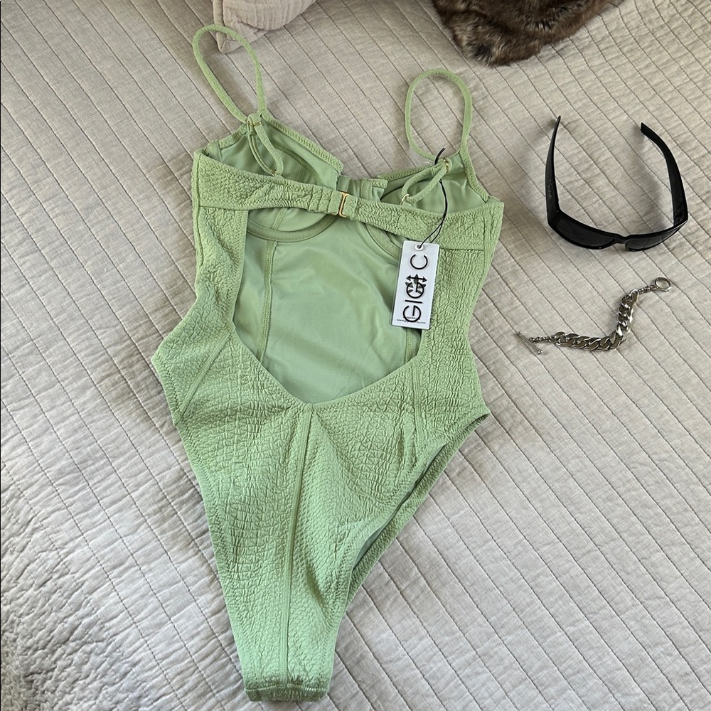 NWT Gigi C holly one piece jade embossed snake print underwire swimsuit S - Picture 4 of 11